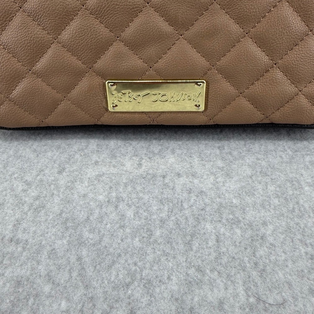 Betsey Johnson Tan Quilted Heart Studded Shoulder Bag Gold Chain Adjust Strap - Picture 5 of 16